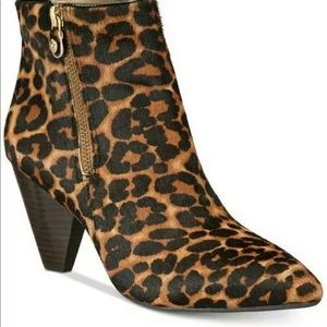 Anne Klein Leopard boots. Size 5 1/2